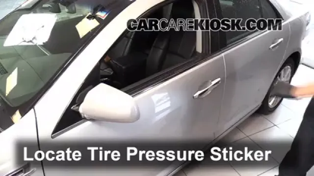 2011 Cadillac STS 3.6L V6 Neumáticos y ruedas Controlar presión de neumáticos